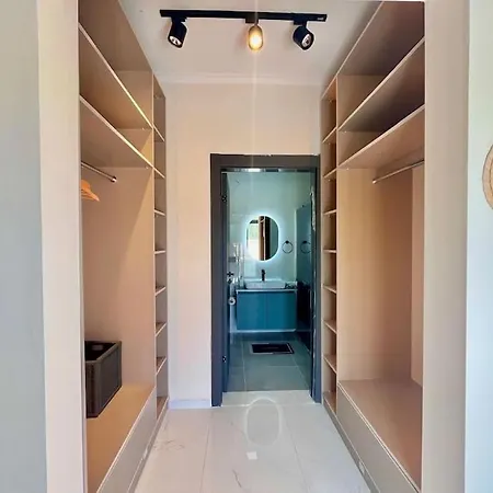 Grey - Villa *